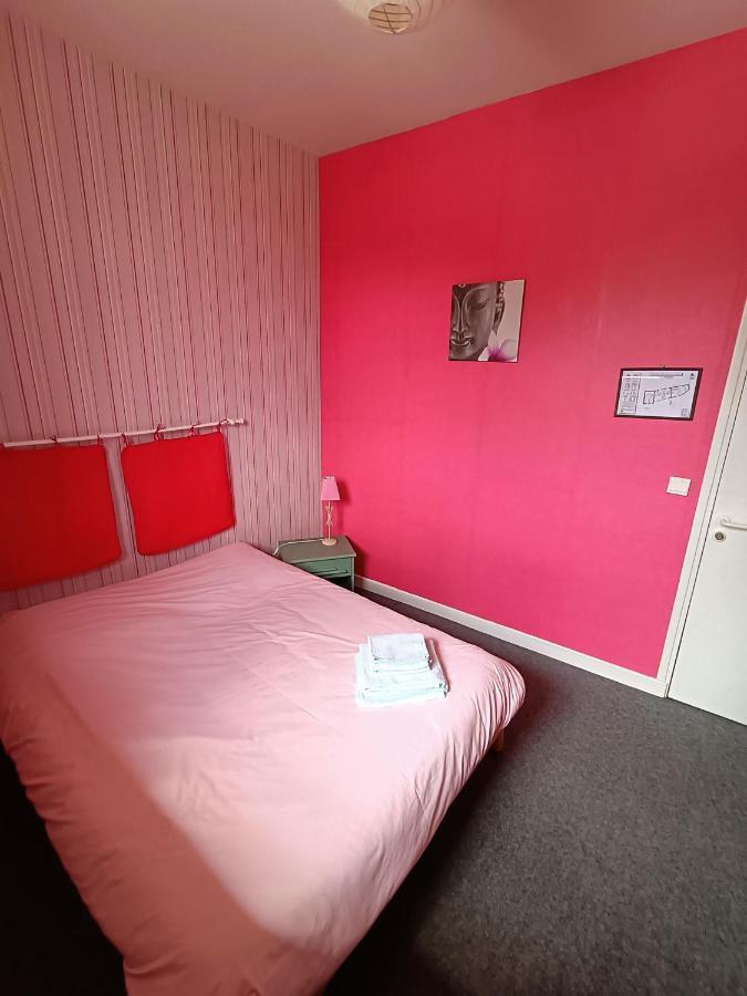 Hostellerie Du Chateau Bellenaves Quarto foto